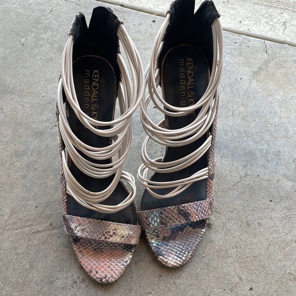 Kendall & Kylie Madden Girl Heels - Picture 2 of 7